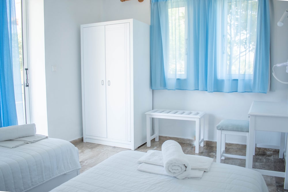 Dimitra &amp; Evdokia Hotel 6/38