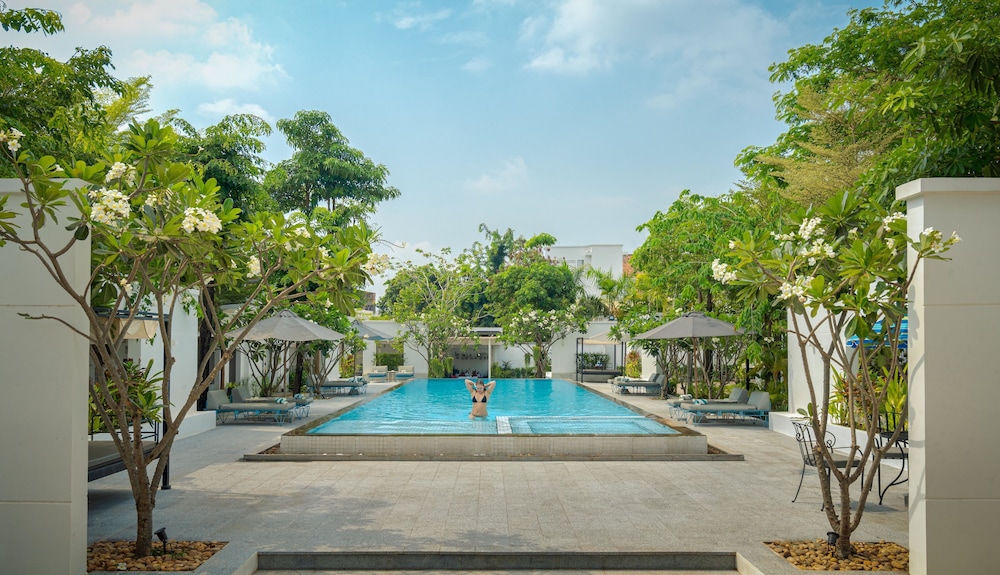 ANGKOR ELYSIUM SUITE 44/50