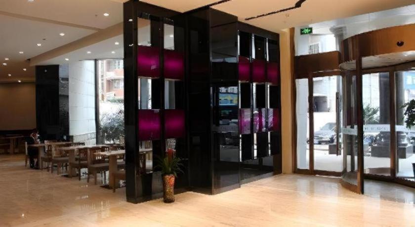 Lavande Hotel (Changsha High-speed Railway Station Shumuling) 35/41