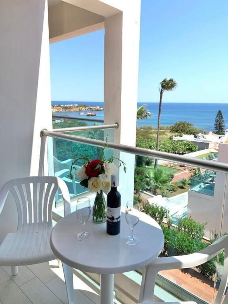 Saradari Beach Hotel 35/50
