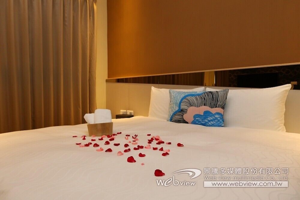 Ruo Shui Hotspring Hotel 33/62
