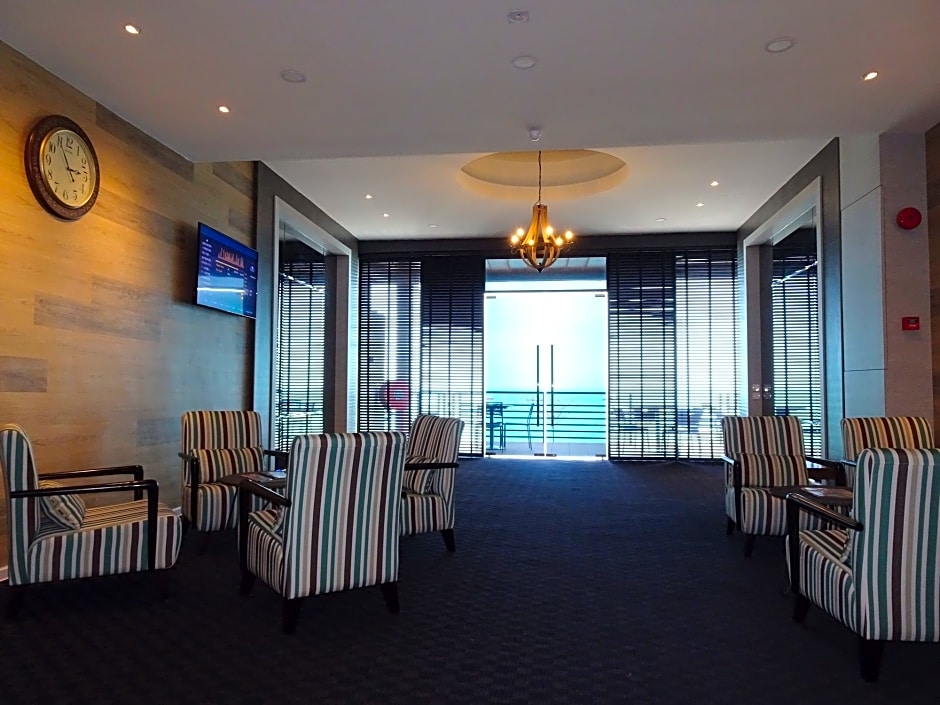 Bayfront Hotel 73/94