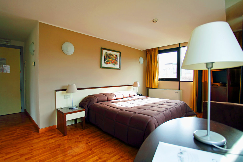 Cristal Hotel Palermo 7/23