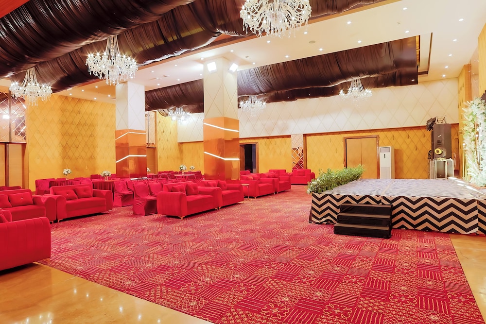 The Conway, Meerut 29/50