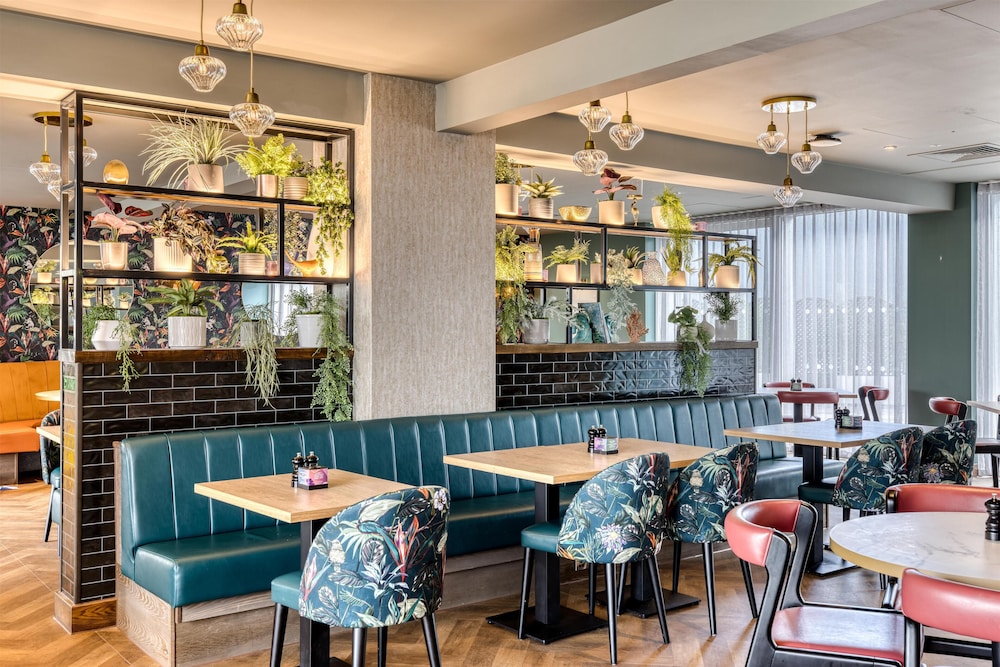 Premier Inn London Stratford 47/64