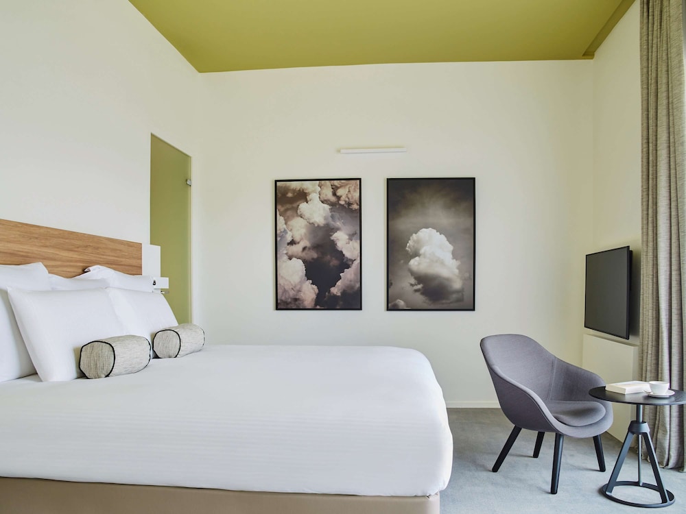 Executive, Suite, King Bed, Forest View, Terrace