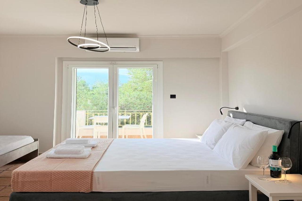 Room at Altamar Collection, ISTIAIA-AIDIPSOS