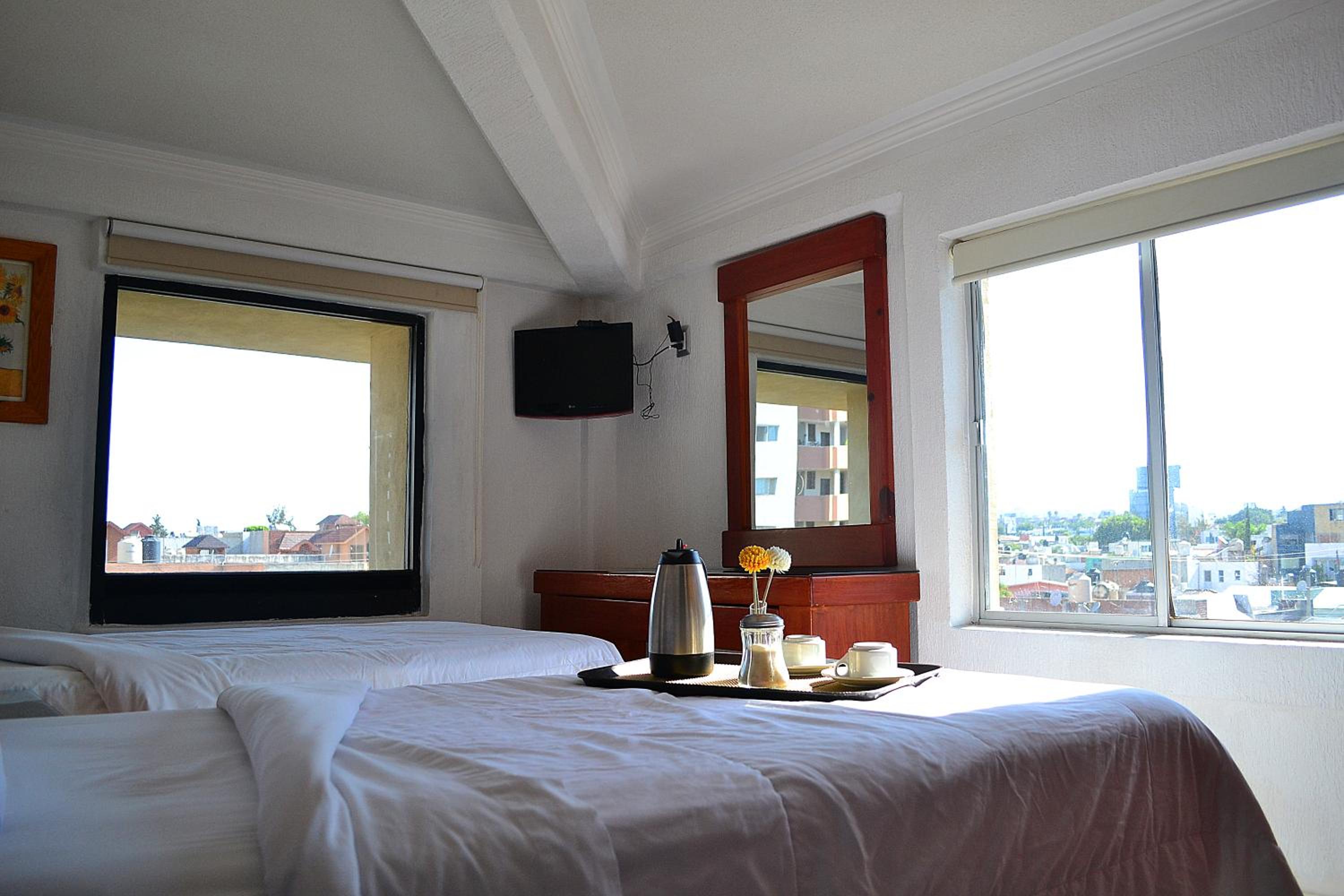 2 Bedrooms, Suite