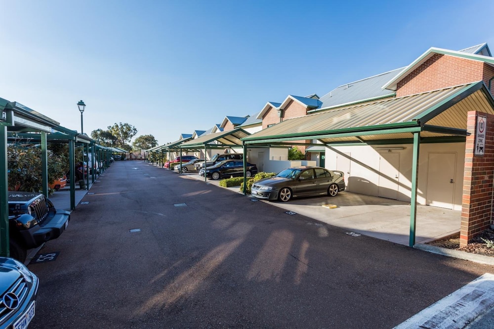 Perth Ascot Central Apartment Hotel 57/68