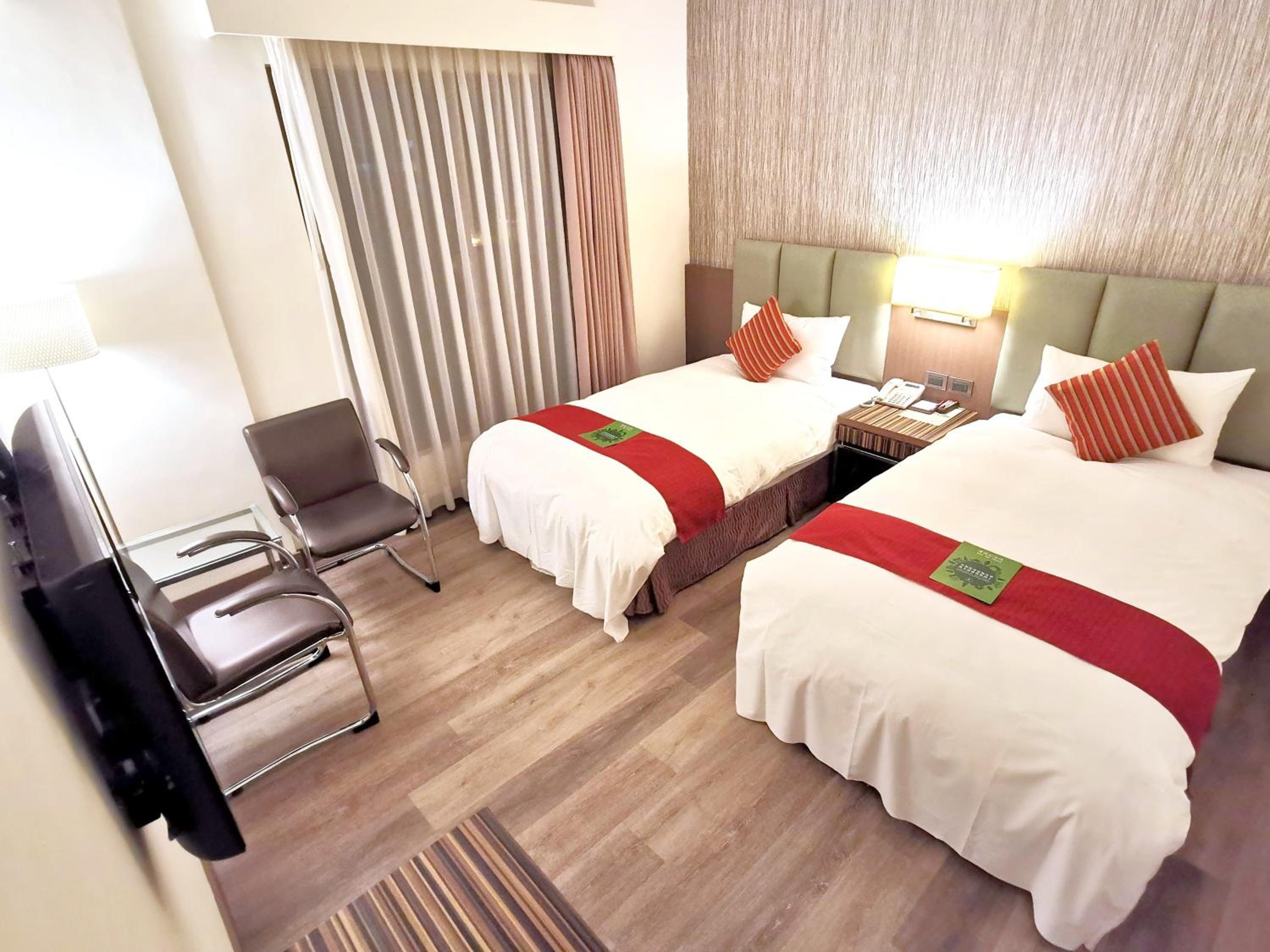 Deluxe, Twin Beds
