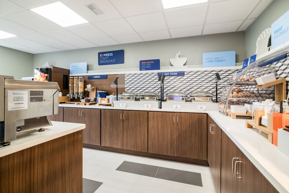 Holiday Inn Express Plymouth, an IHG Hotel 6/41