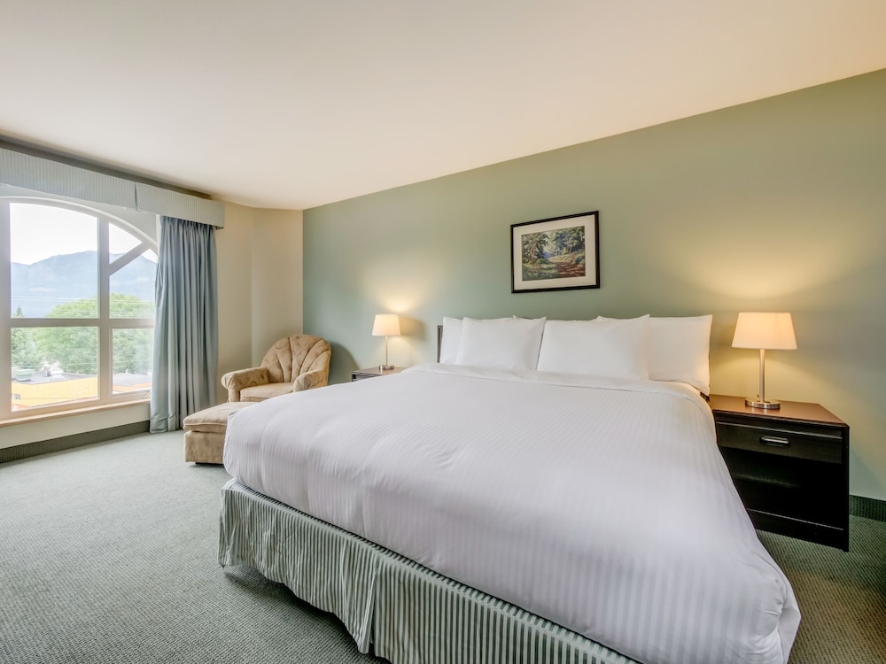 Deluxe, King Bed, Lake Side