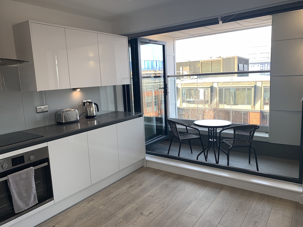 Morland House 3/50