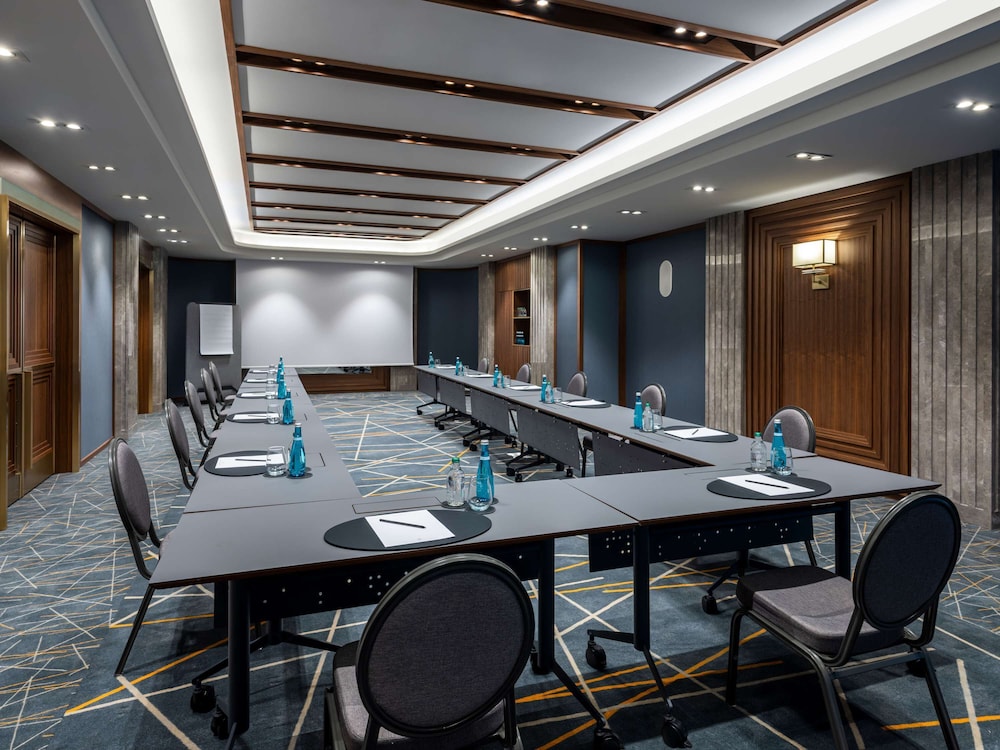 Sofitel Istanbul Taksim Hotel 59/67