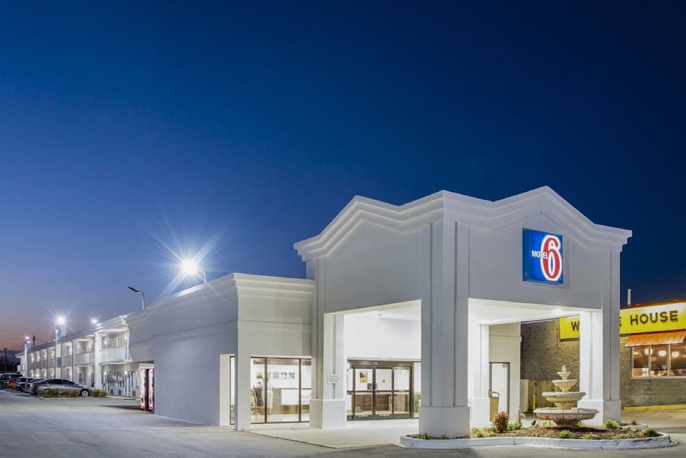 Motel6 Jacksonville, NC 6/50