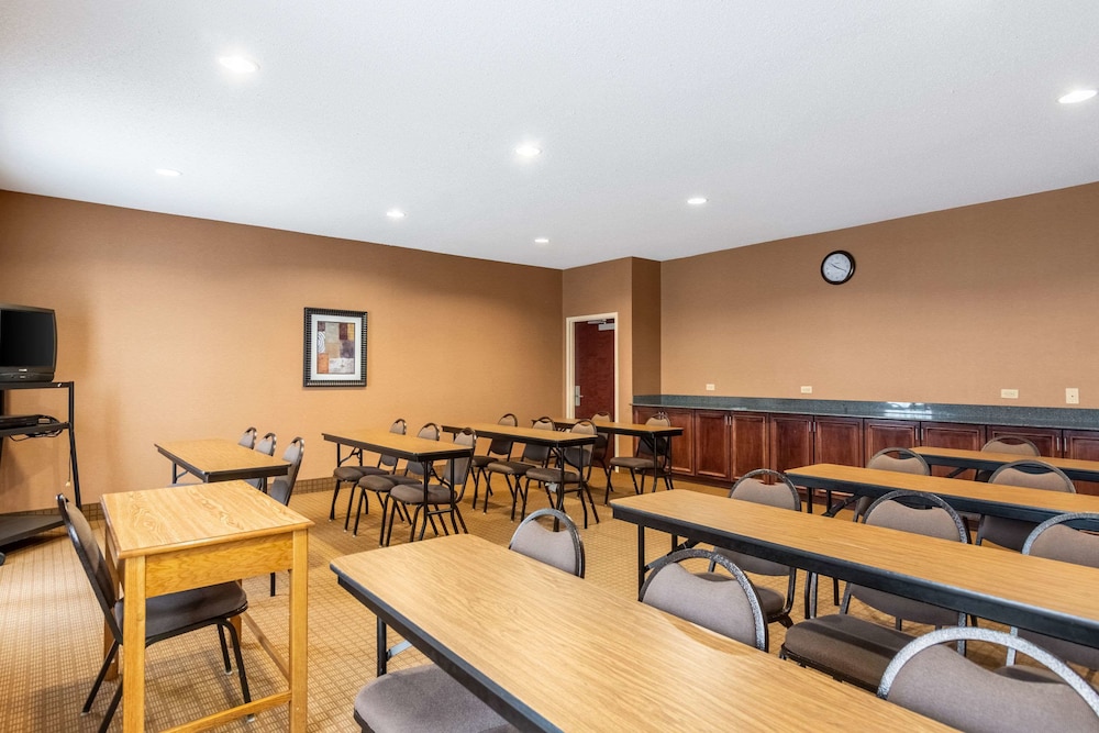 Comfort Inn Emporia 26/34
