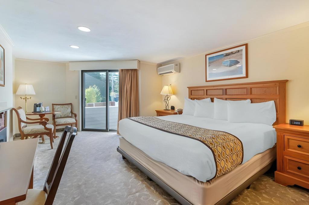Resort, King Bed, Main Building