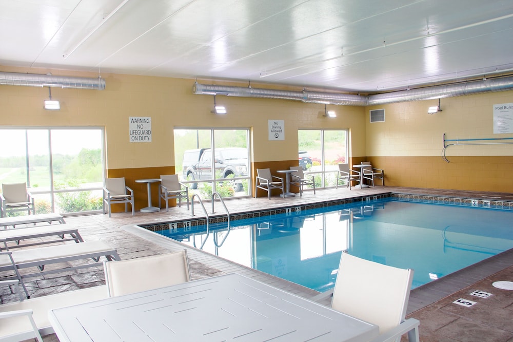 HOLIDAY INN EXPRESS & SUITES DANVILLE 5/42