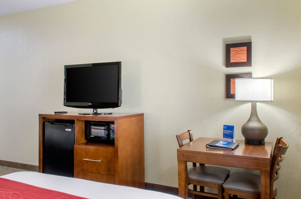 Comfort Inn & Suites Covington - Mandeville 30/32