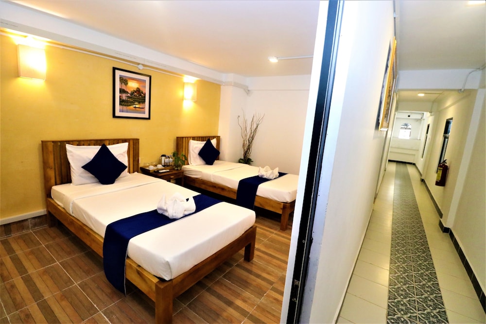 Grand Elevation Hotel 17/65