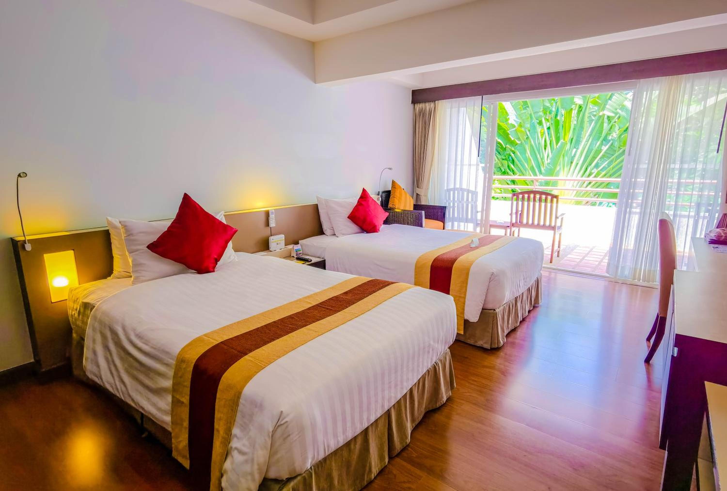 PREMIUM, DELUXE, DOUBLE OR TWIN BED