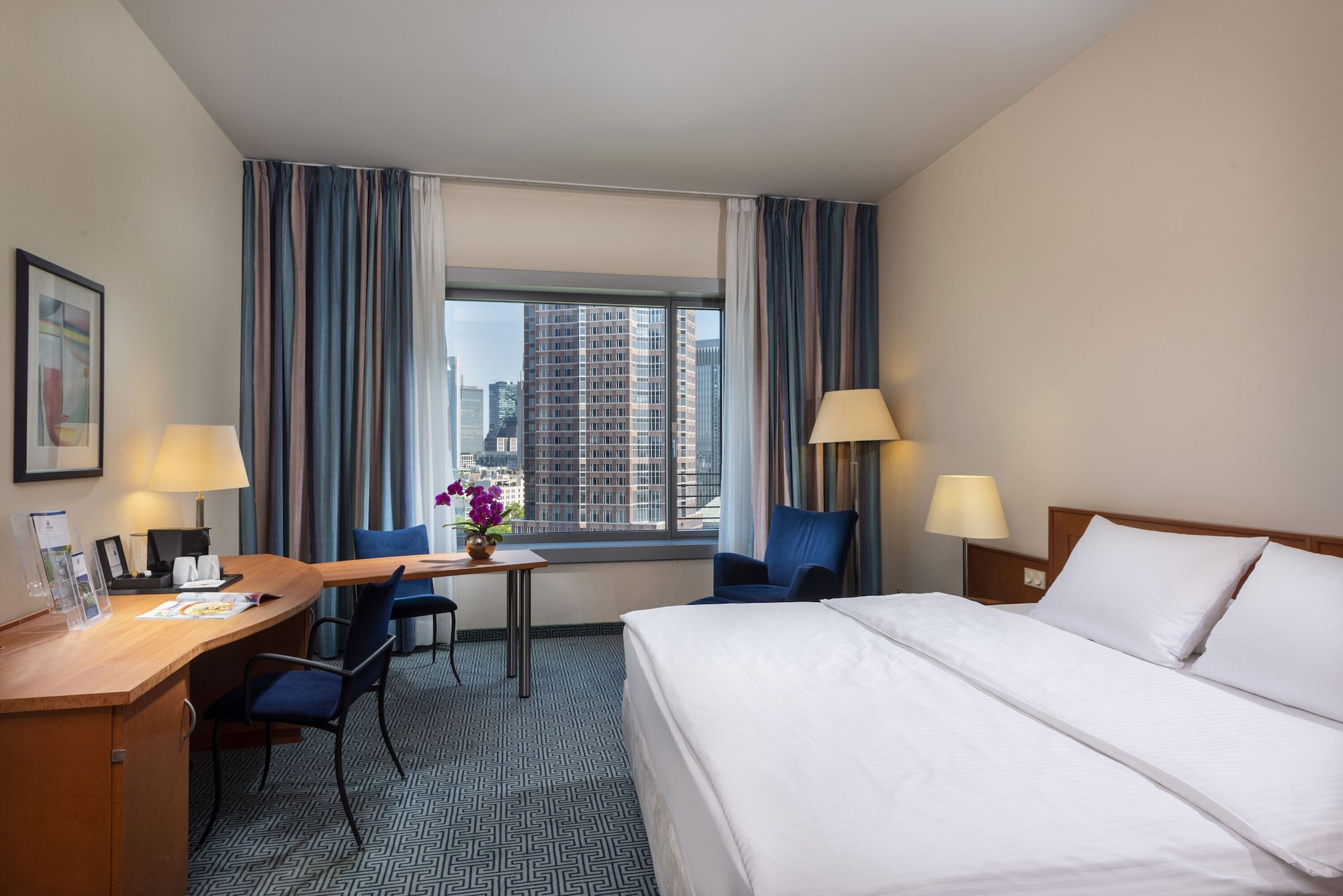 SKYLINE, SUPERIOR, DOUBLE BED