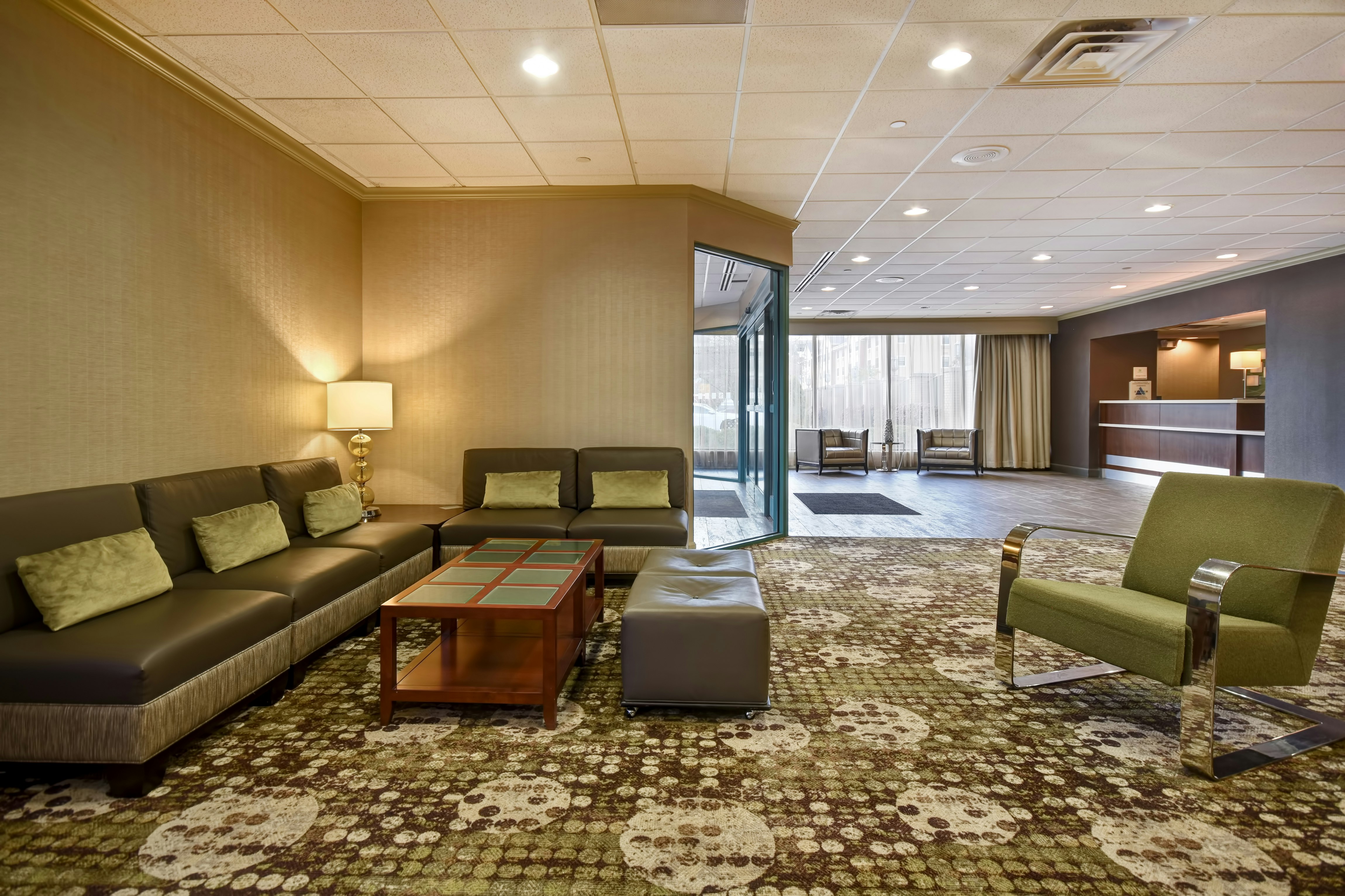 Holiday Inn Cincinnati-Riverfront 31/58