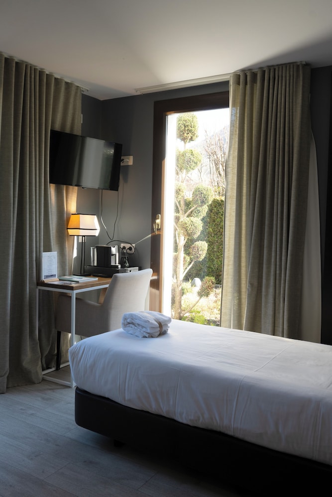 SINGLE, SINGLE BED, ANNEX