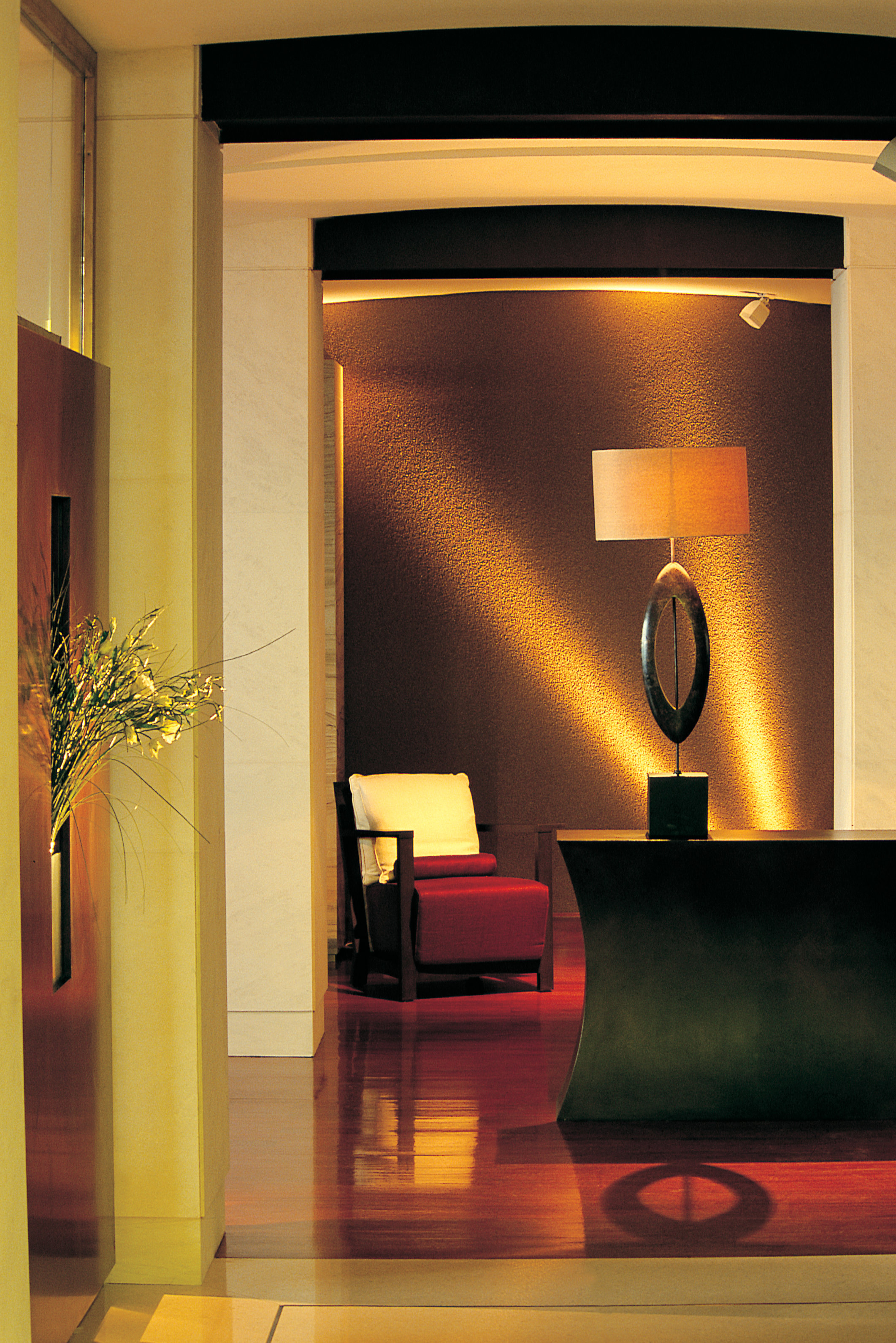 Amphitryon Hotel 2/23