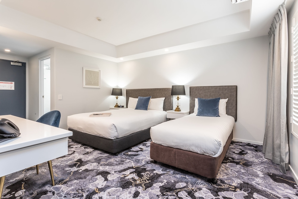 KINGSFORD SMITH MOTEL 13/44
