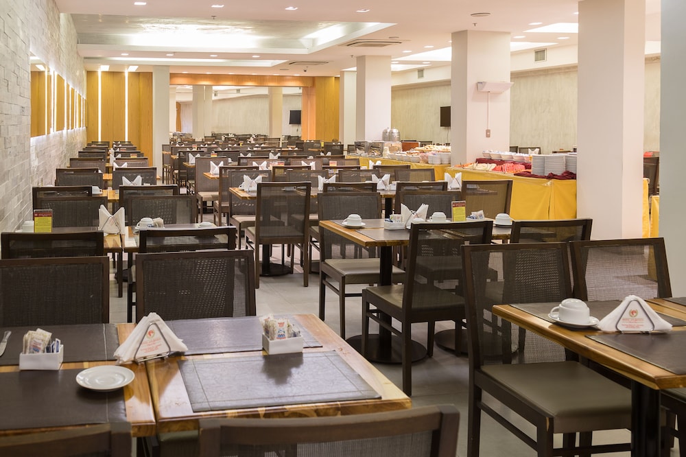 Atlantico Travel Hotel 32/50