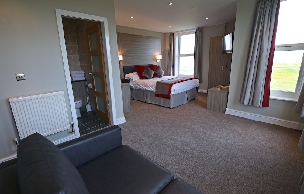 Leasowe Castle 14/30
