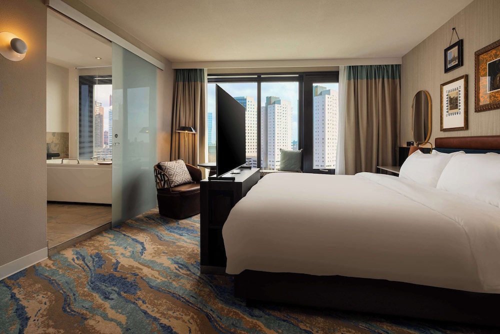 Room, King Bed, Water Front