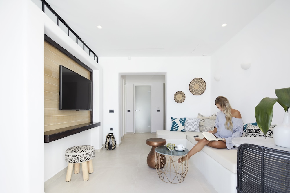 Phos The Boutique Luxury Hotel & Villas 26/50
