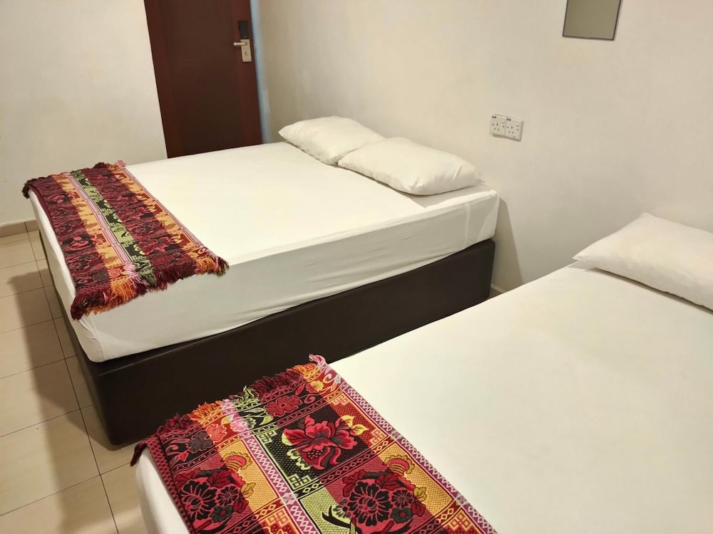 OYO 90273 Mz Hotel 14/20