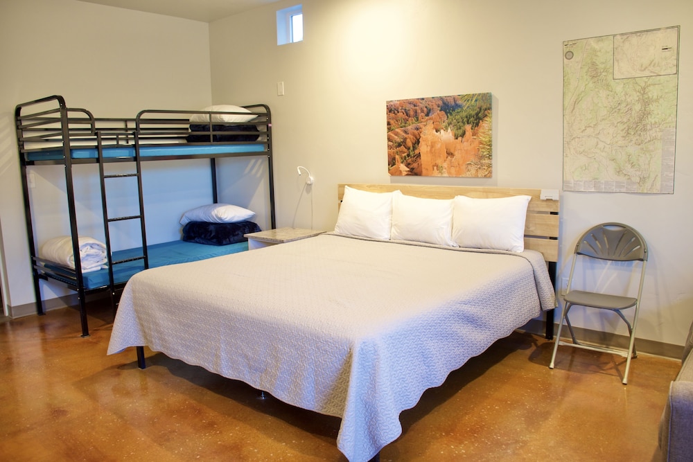Zion s Camp and Cottages 10/50