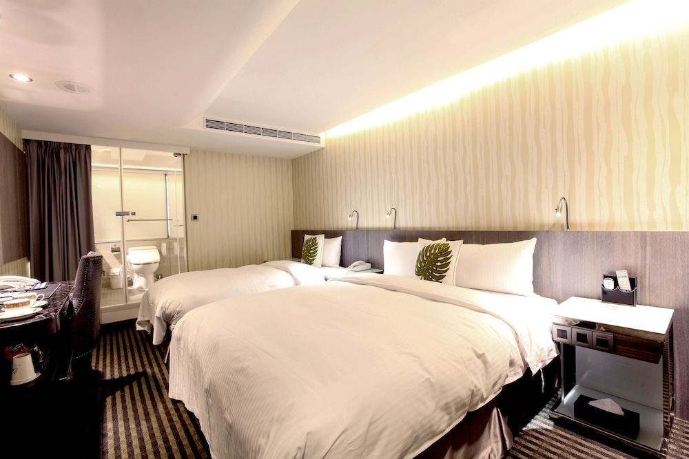 ROOM, TRIPLE