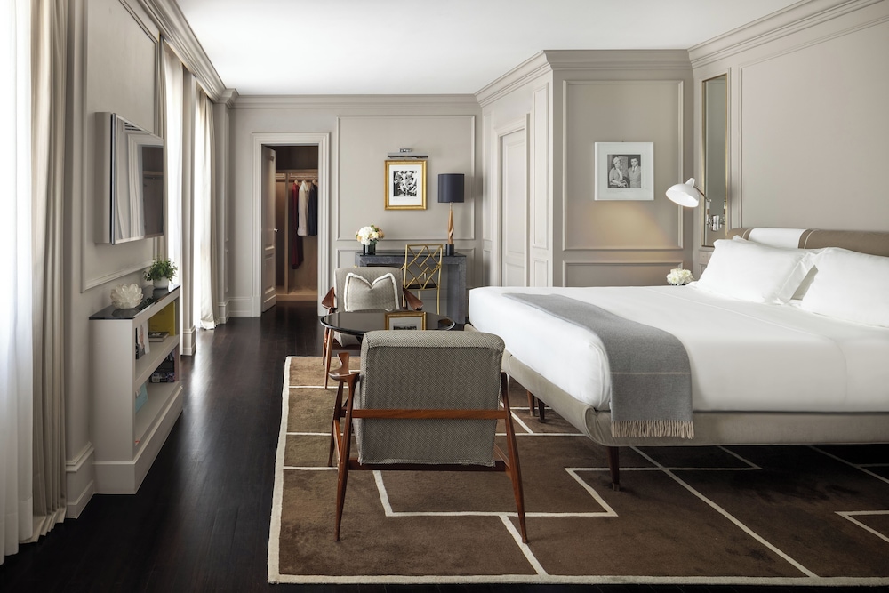 Suite, King Bed, No Window