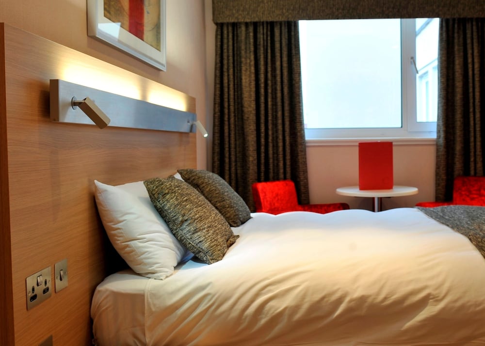 Carlton Hotel 26/61