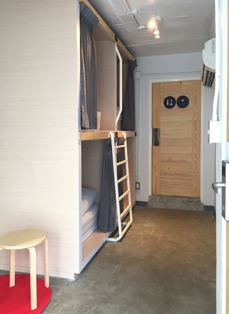 Movylodge Hostel 9/70