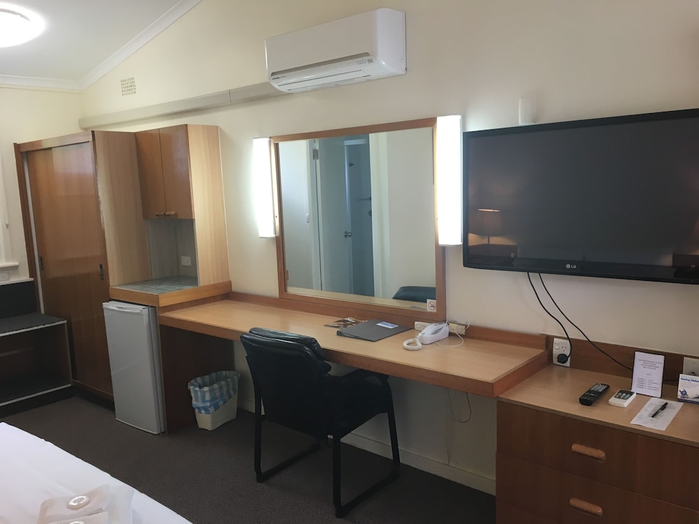 Waterview Gosford Motor Inn 57/72