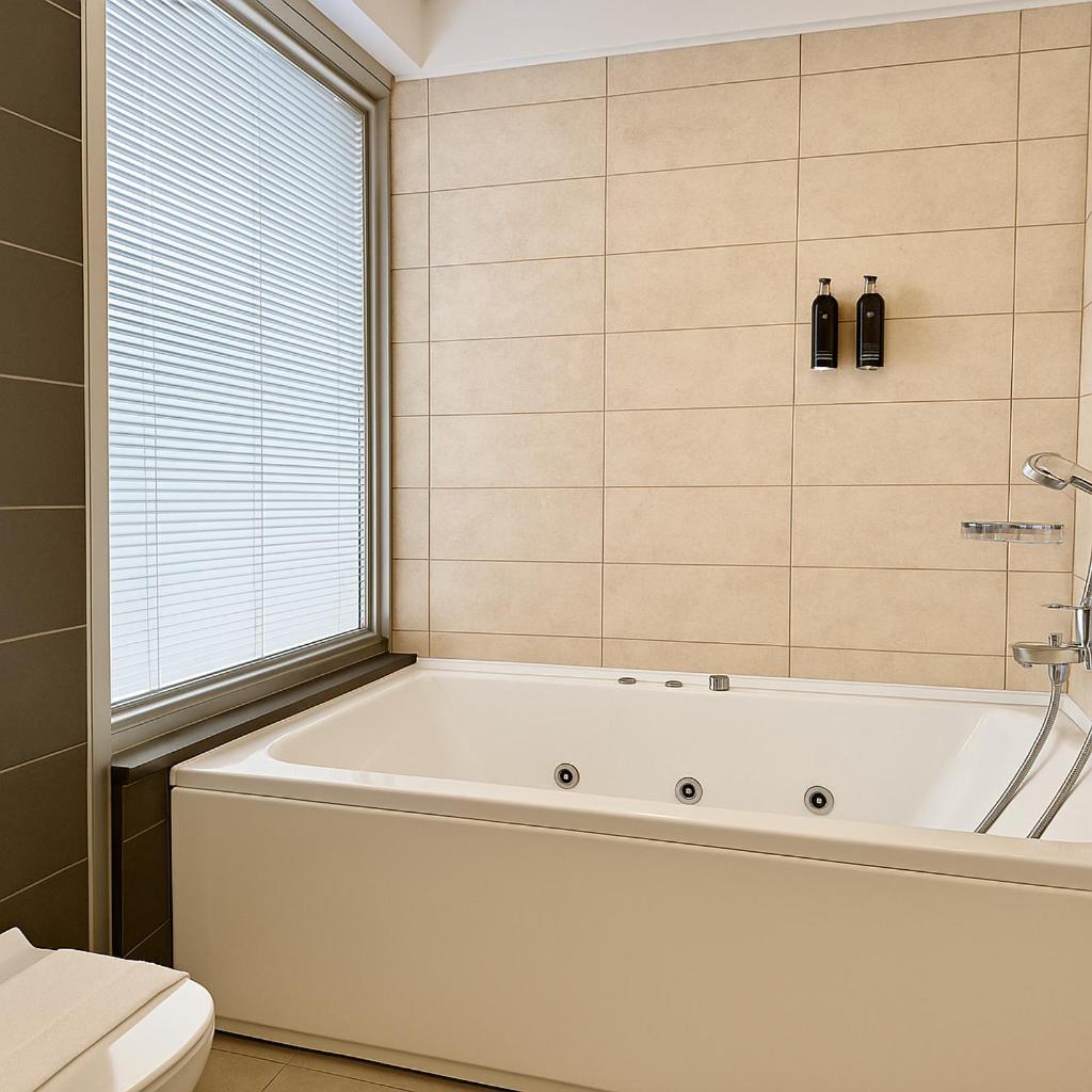 City, Executive, 1 Double and 1 Single Bed، Ramada By Wyndham Tekirdag 2/2