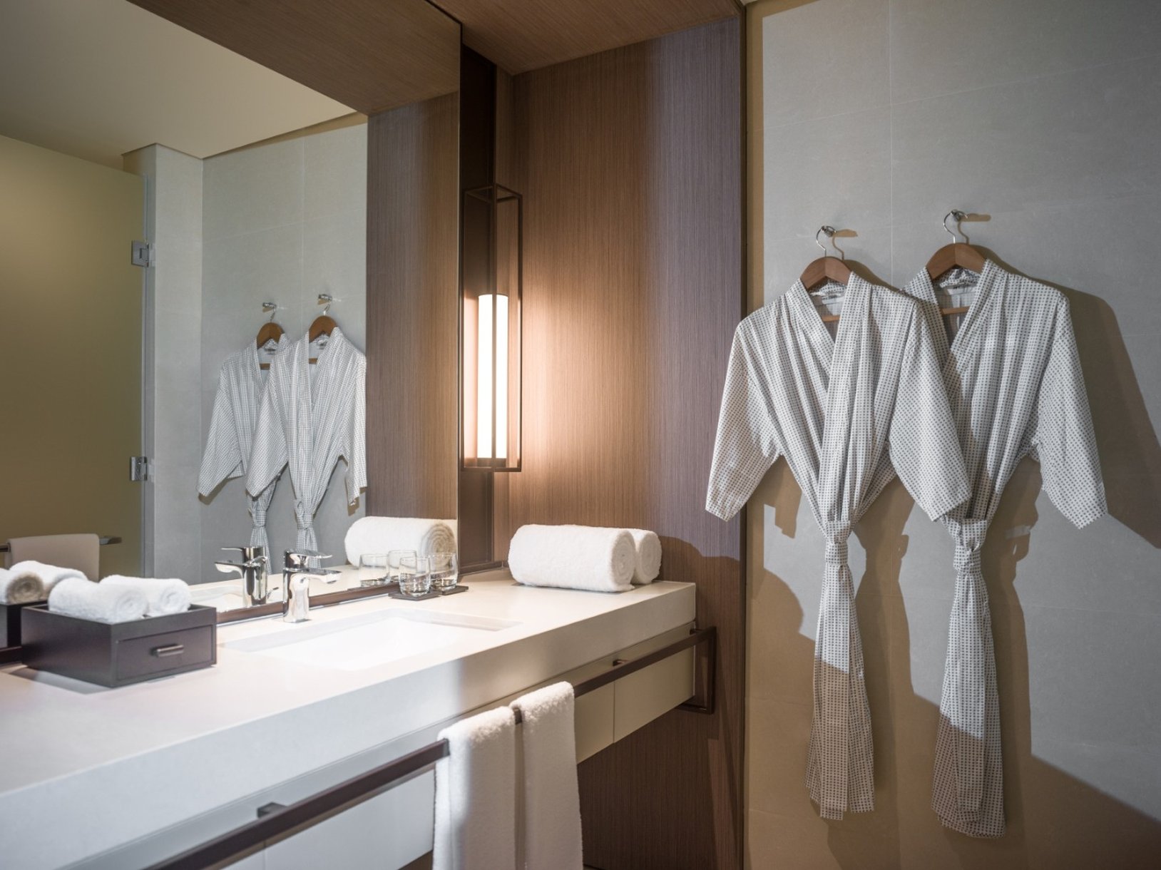 New World Hoiana Hotel 47/50