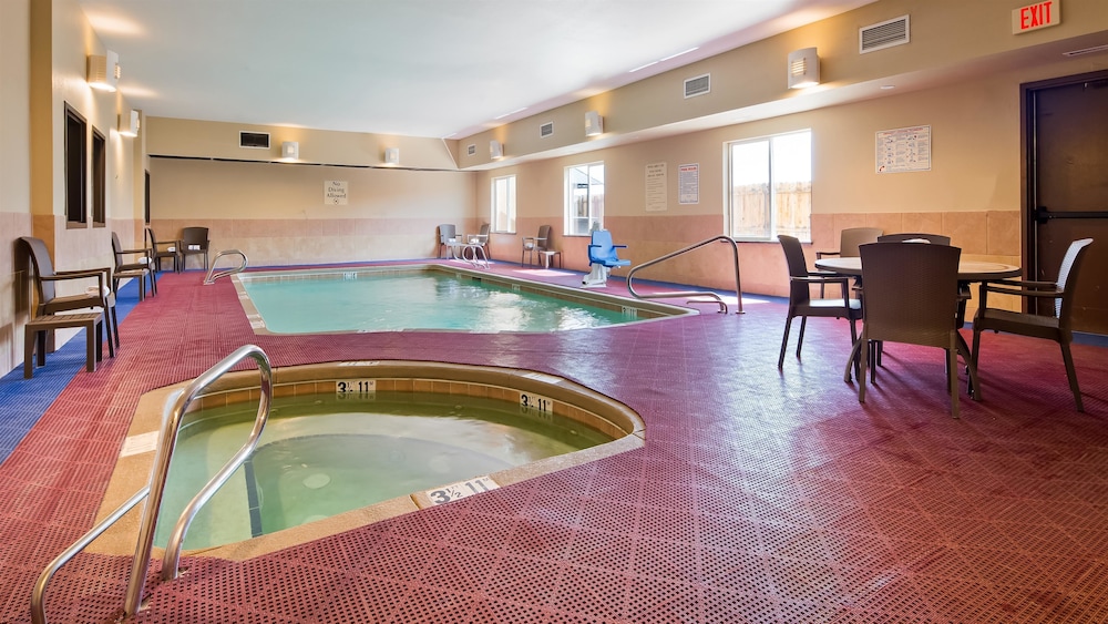 Best Western Plus Montezuma Inn & Suites 19/24