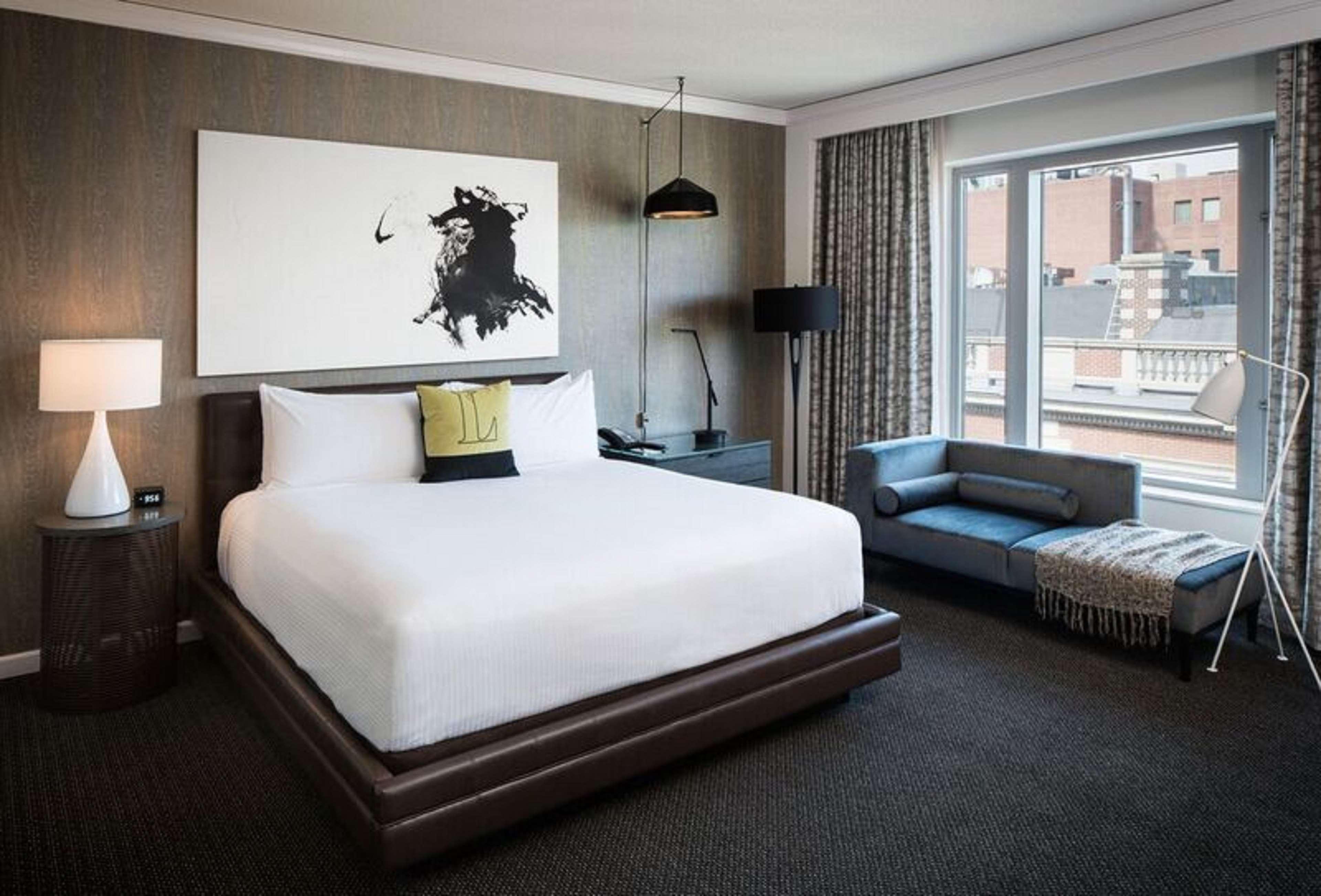 JAMES LOGAN, 1 BEDROOM, SUITE, KING BED