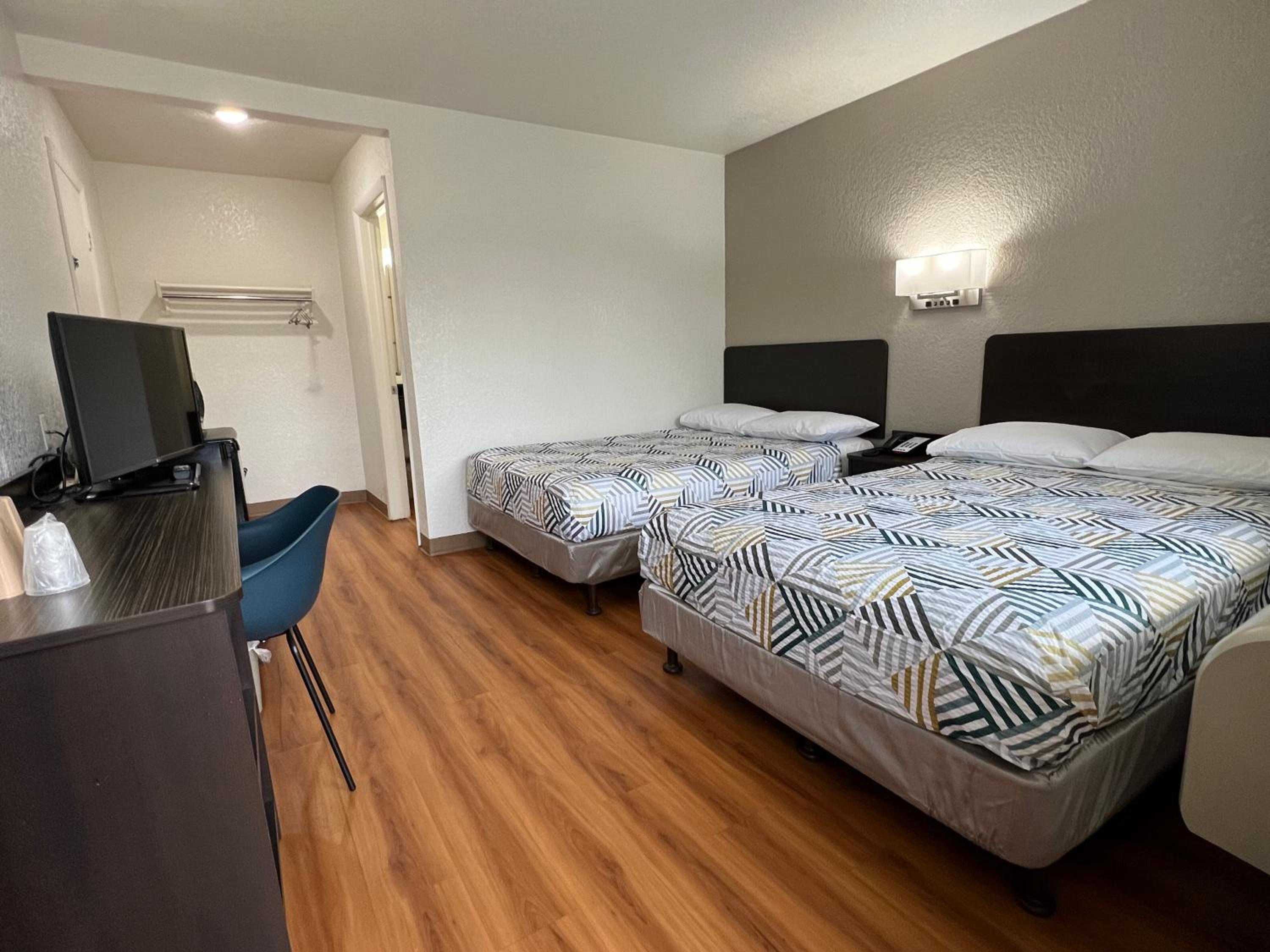 غرفة رباعية، Motel6 Longview, TX 4/10