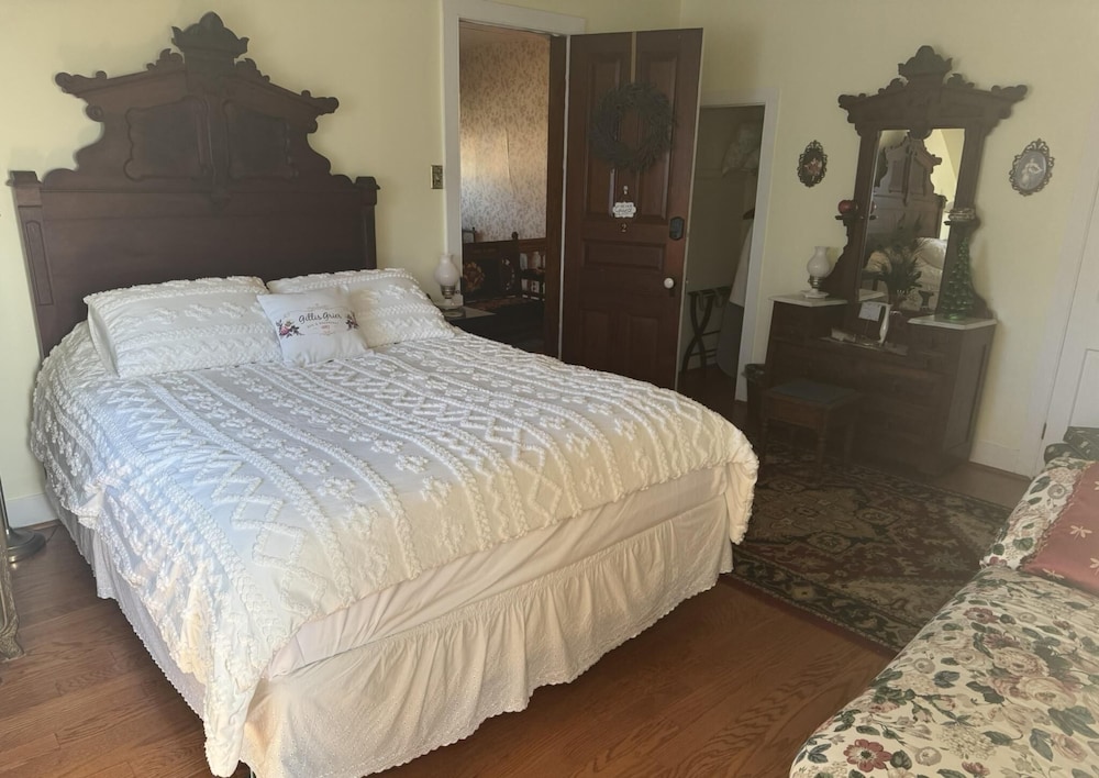 Gillis Grier Bed and Breakfast 12/50