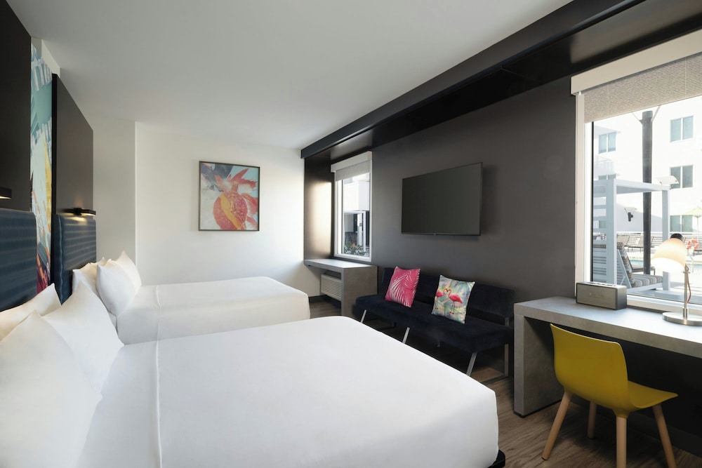 Aloft, 2 Queen Beds