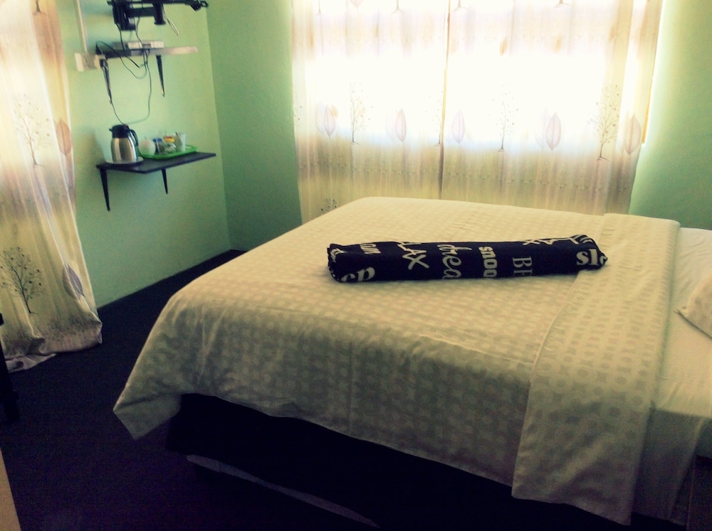 Sharon Avenue Guesthouse 13/17