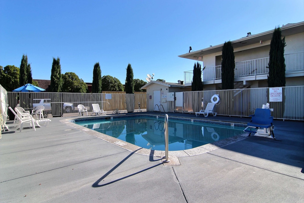 Motel6 Carlsbad, NM 44/47